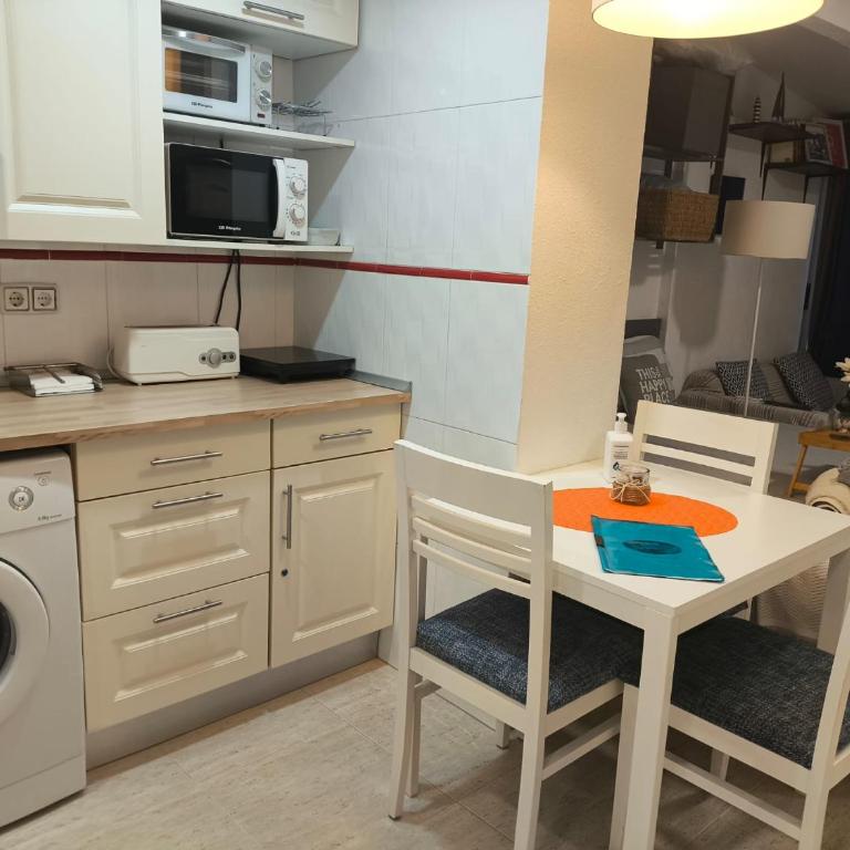Calpe Miramar Studio 180m from Cala Calalga & 7 min from La Fossa Beach AC WiFi - Apartamento Estudio - 4