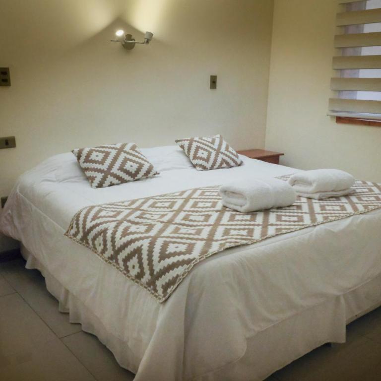 Hostal Francis Drake - Habitación Doble con baño privado - 1 o 2 camas - 3