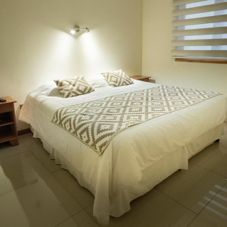 Hostal Francis Drake - Habitación Doble con baño privado - 1 o 2 camas - 2