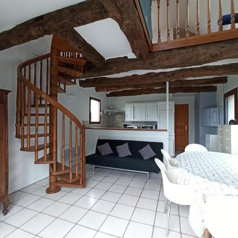 Maison avec grand terrain à 2 pas de la mer - Maison 4 Chambres - 6
