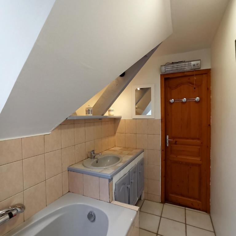 Maison avec grand terrain à 2 pas de la mer - Maison 4 Chambres - 16