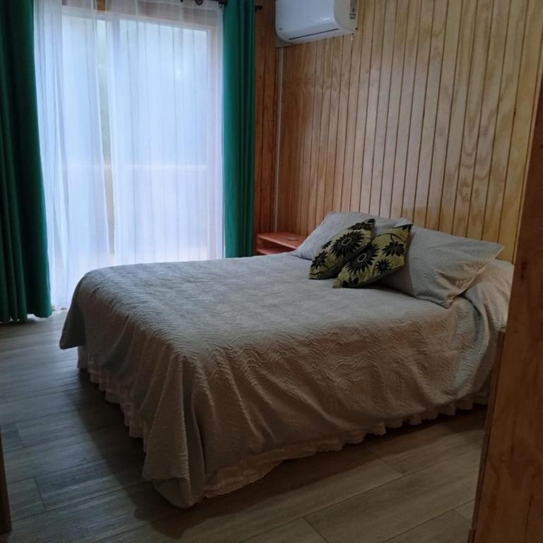 Cabaña Lago Chapo - Two-Bedroom House - 8