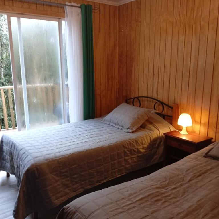 Cabaña Lago Chapo - Two-Bedroom House - 6