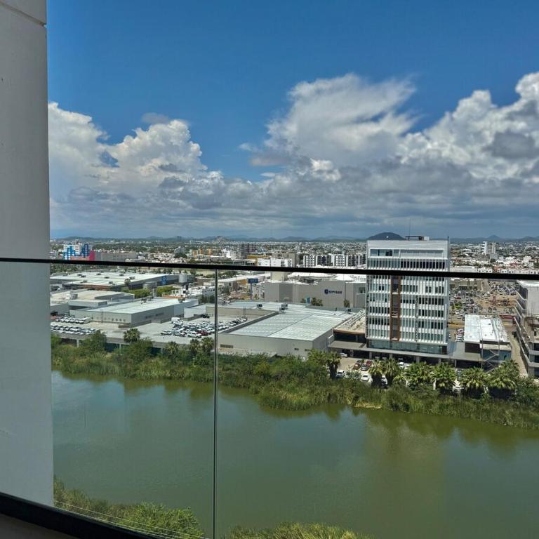 Hermoso Depa sobre el Malecón - Two-Bedroom Apartment - 10