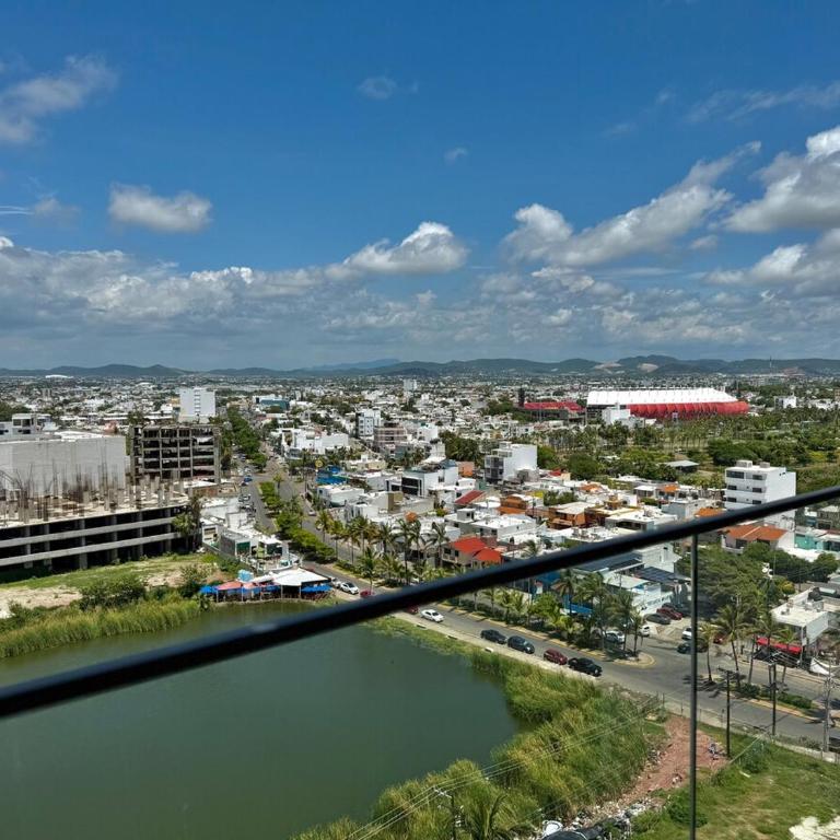 Hermoso Depa sobre el Malecón - Two-Bedroom Apartment - 11