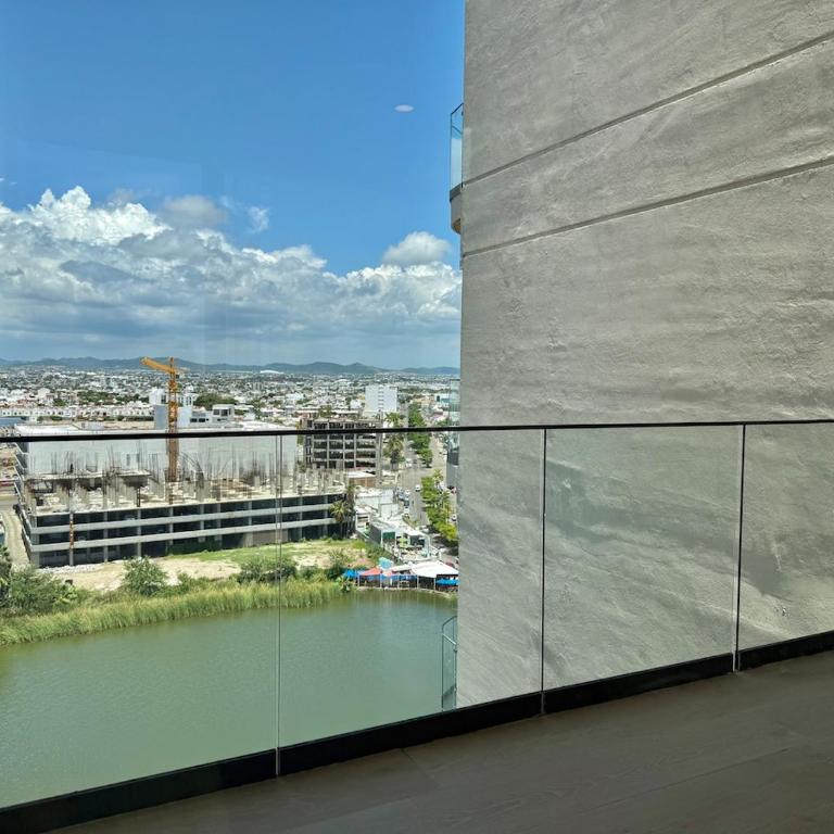 Hermoso Depa sobre el Malecón - Two-Bedroom Apartment - 61