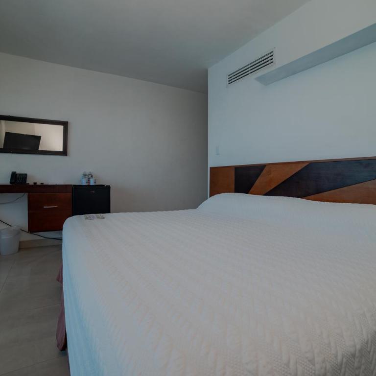 Hotel Bahia Chac Chi - Deluxe King Room - 6