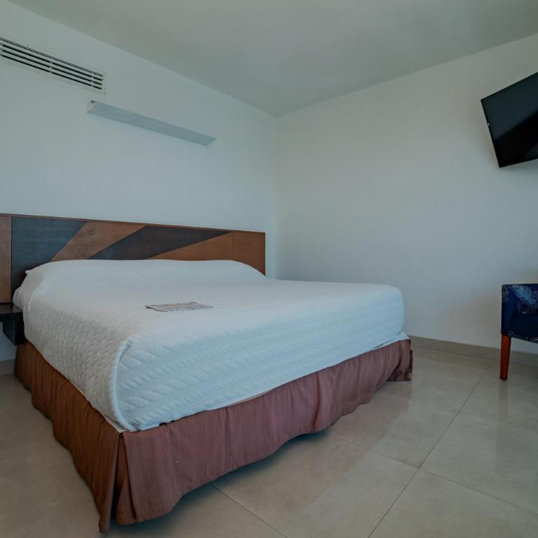 Hotel Bahia Chac Chi - Deluxe King Room - 5