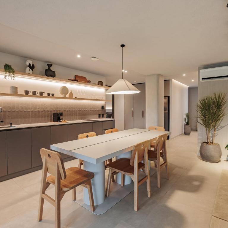 Sereno Building - Five-Bedroom Deluxe Apartment - 3