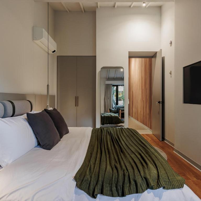 Sereno Building - Two-Bedroom Deluxe Apartment - 24