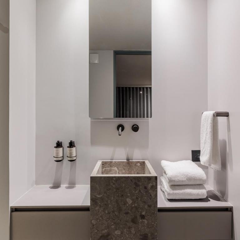 Sereno Building - Five-Bedroom Apartment - 3