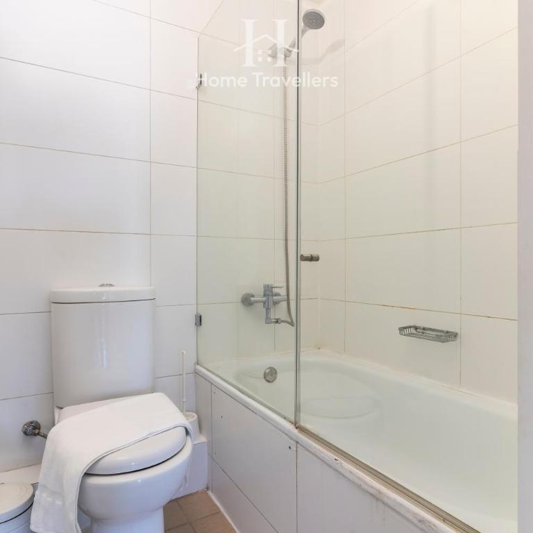 HT Amplio depto en Las Condes con estacionamiento - One-Bedroom Apartment - 22