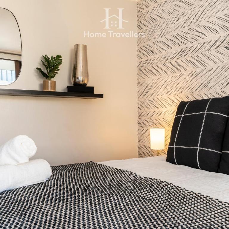 HT Amplio depto en Las Condes con estacionamiento - One-Bedroom Apartment - 41