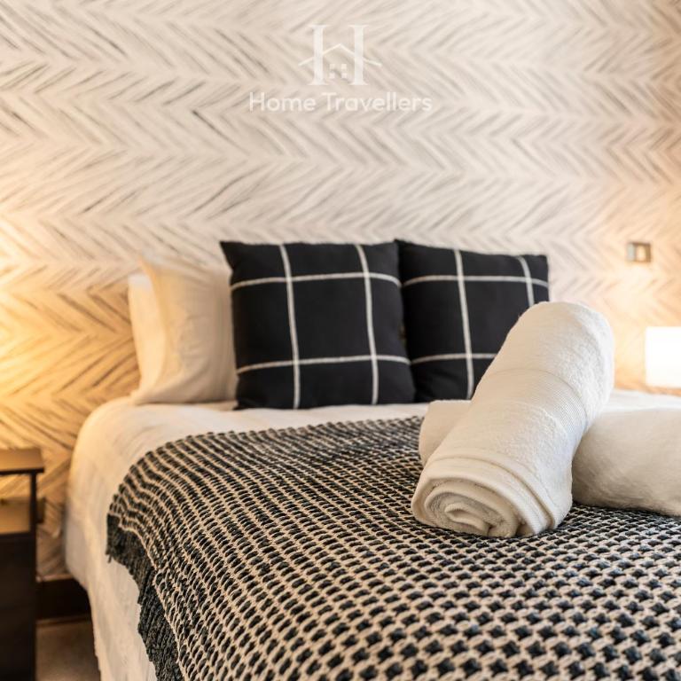 HT Amplio depto en Las Condes con estacionamiento - One-Bedroom Apartment - 62
