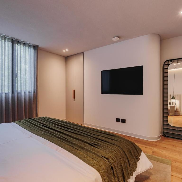 Sereno Building - Five-Bedroom Apartment - 5