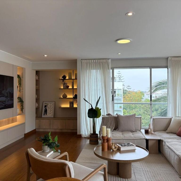 Spacious apartment in Miraflores - Apartment - 1