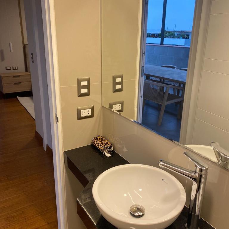 Spacious apartment in Miraflores - Apartment - 2