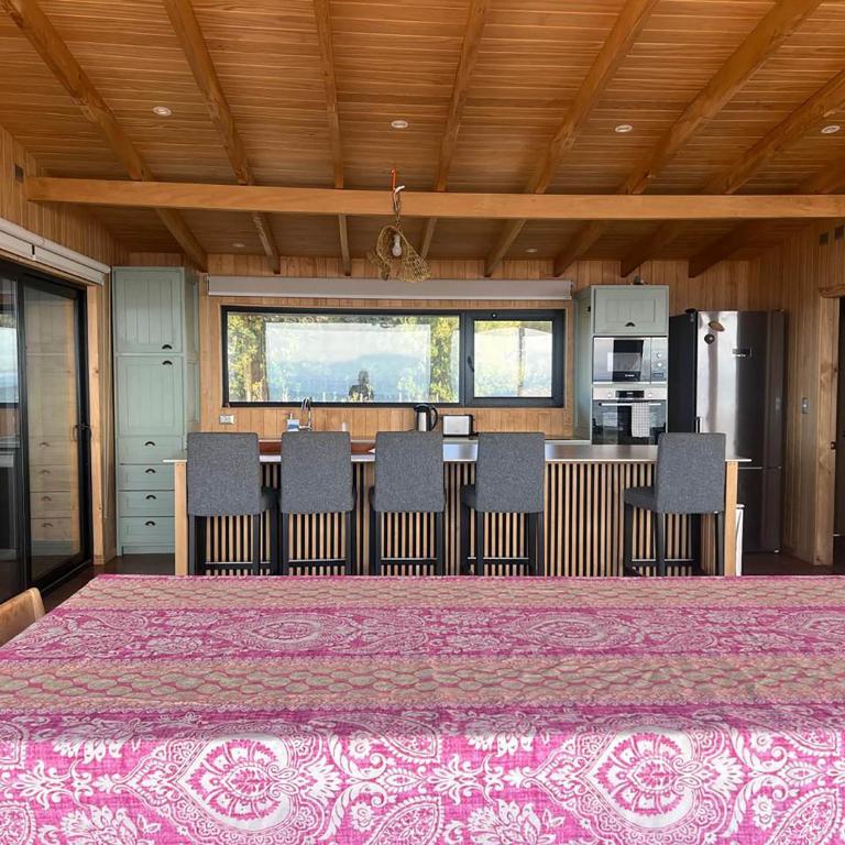 Preciosa casa nueva en Chiloé - Five-Bedroom House - 5