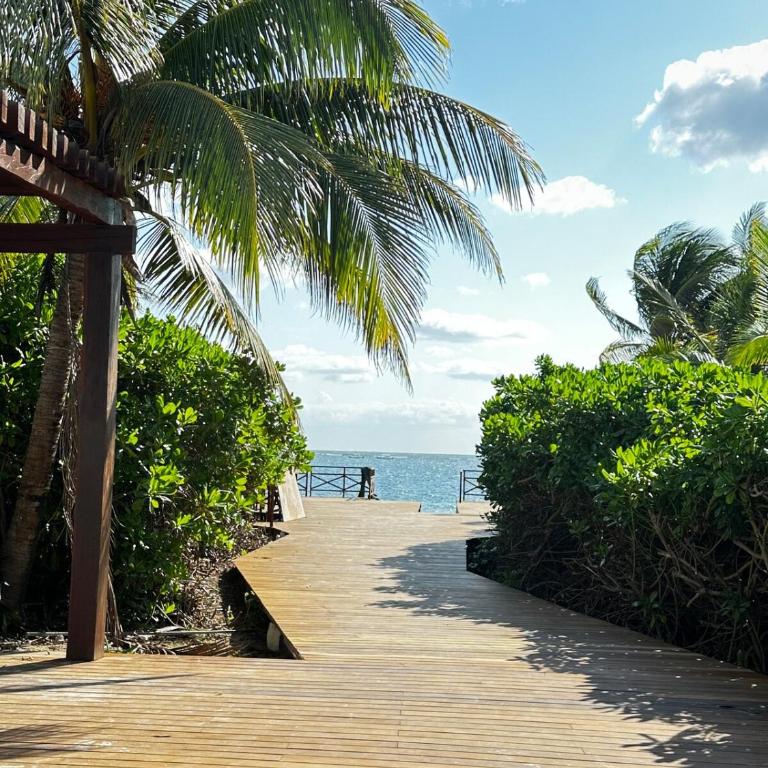2 bed 2 bath condo, steps from the beach - Two-Bedroom Apartment - 6