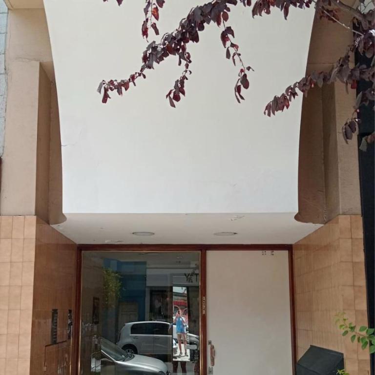 Excelente Departamento zona Shopping Los Gallegos - Apartamento de 1 dormitorio - 2