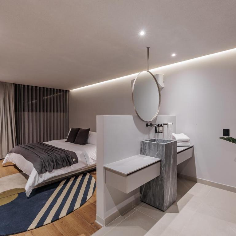 Sereno Building - Three-Bedroom Deluxe Apartment - 11