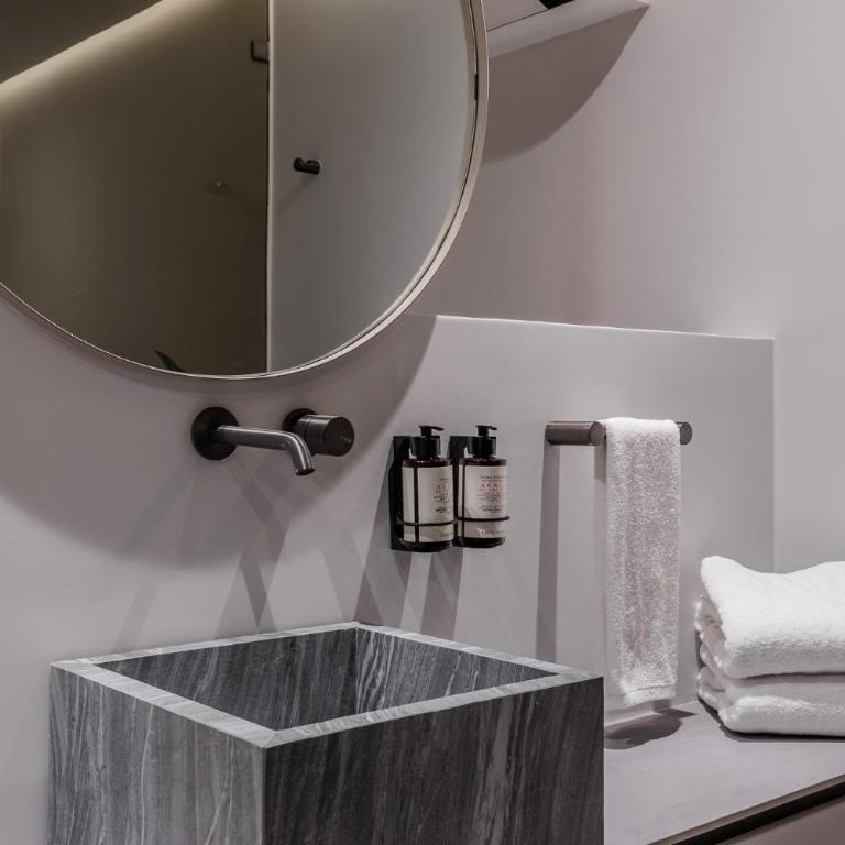 Sereno Building - Three-Bedroom Deluxe Apartment - 8