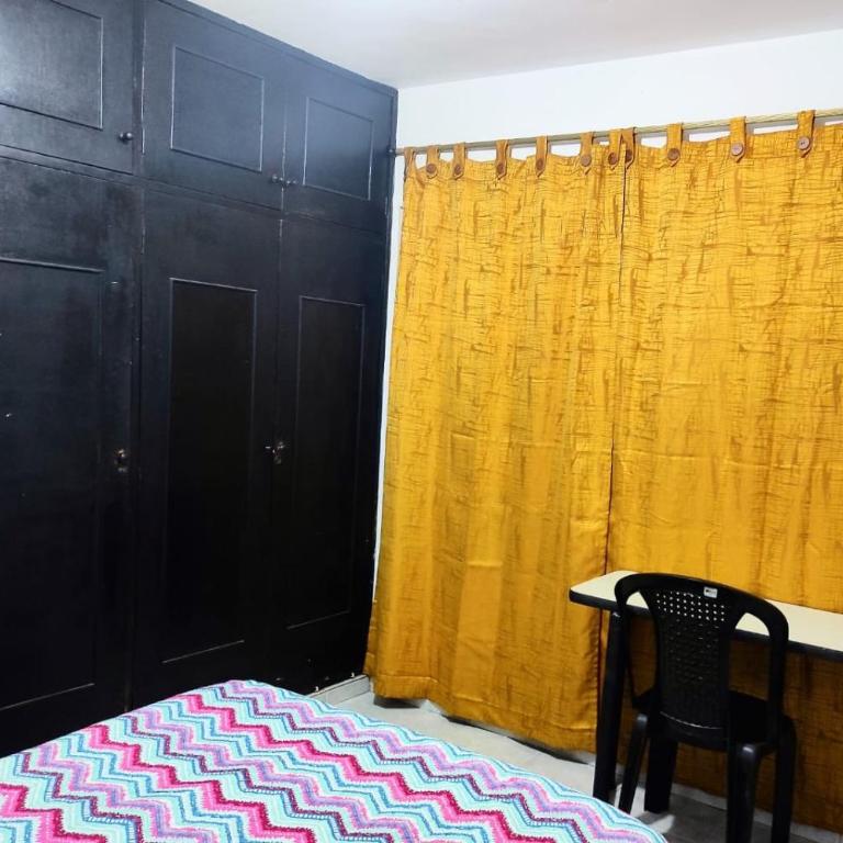 Casita entre árboles, casa de huéspedes céntrica y cómoda en San Fernando, Cali - Habitación Individual Estándar con baño compartido - 2