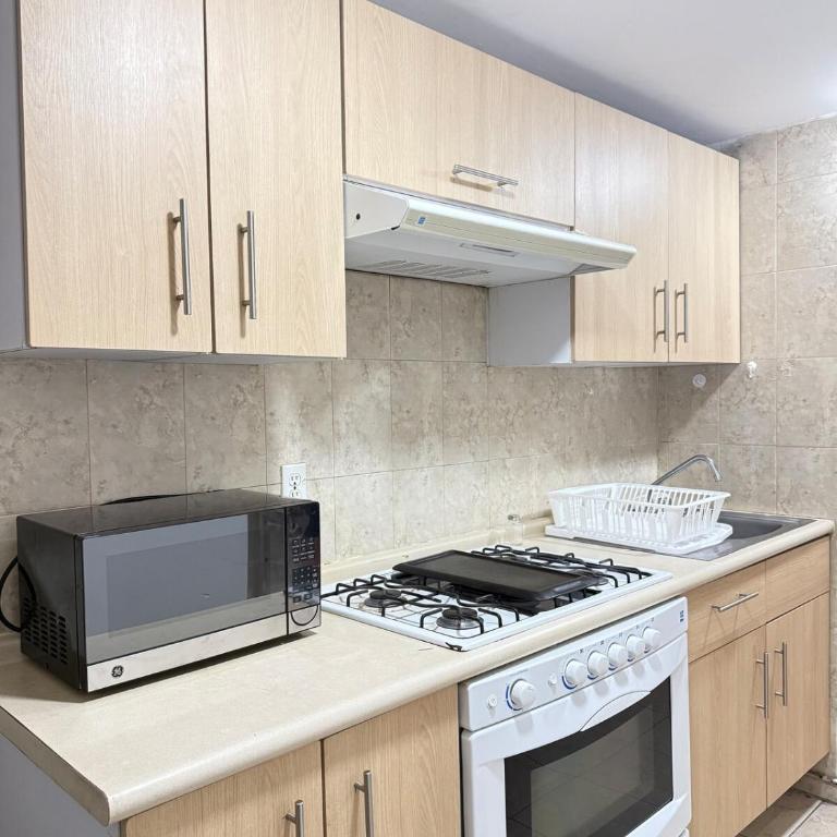 Hermoso departamento muy cerca del Angel y Reforma - Three-Bedroom Apartment - 3