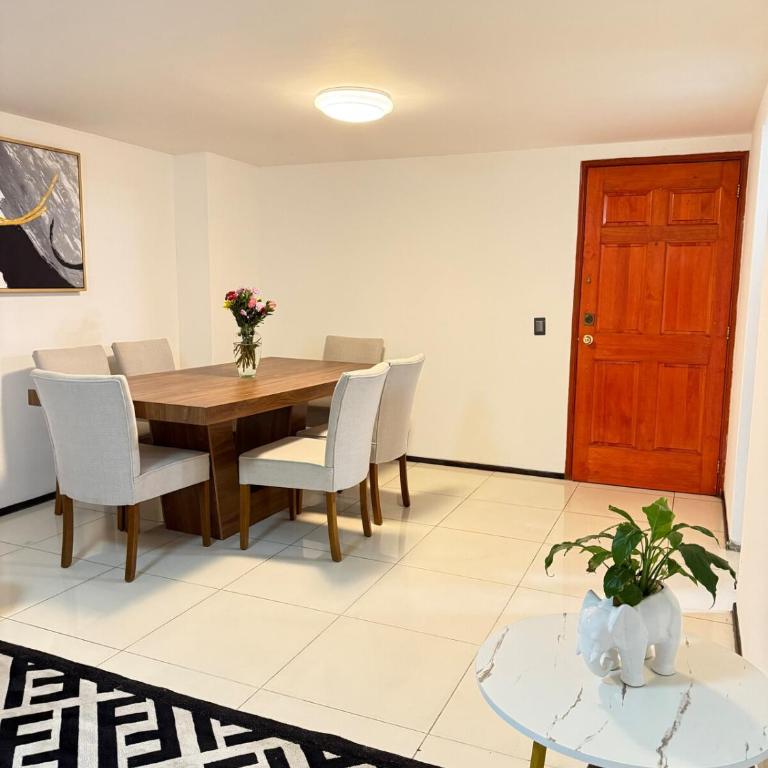 Hermoso departamento muy cerca del Angel y Reforma - Three-Bedroom Apartment - 12