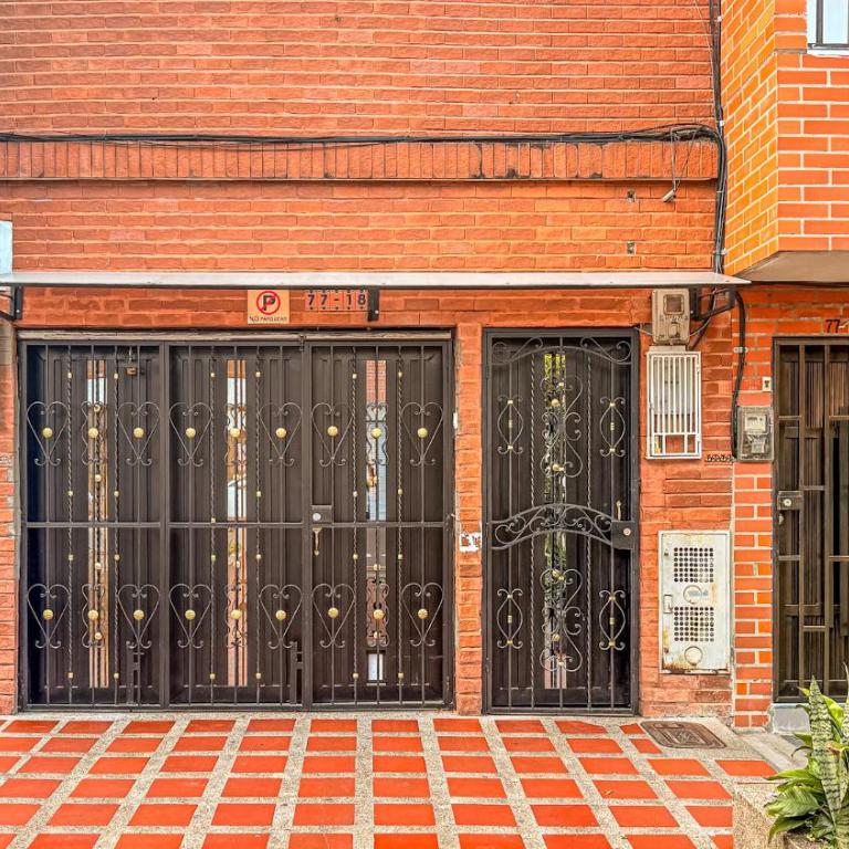 Laureles Coliving House Medellín - Double Room with Shared Bathroom - 1