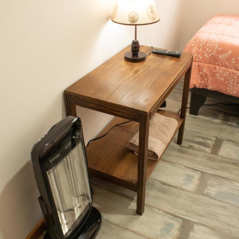 Hostel Rogiel - Recojo desde el Aeropuerto incluído - Habitación Doble con baño compartido - 2 camas - 4