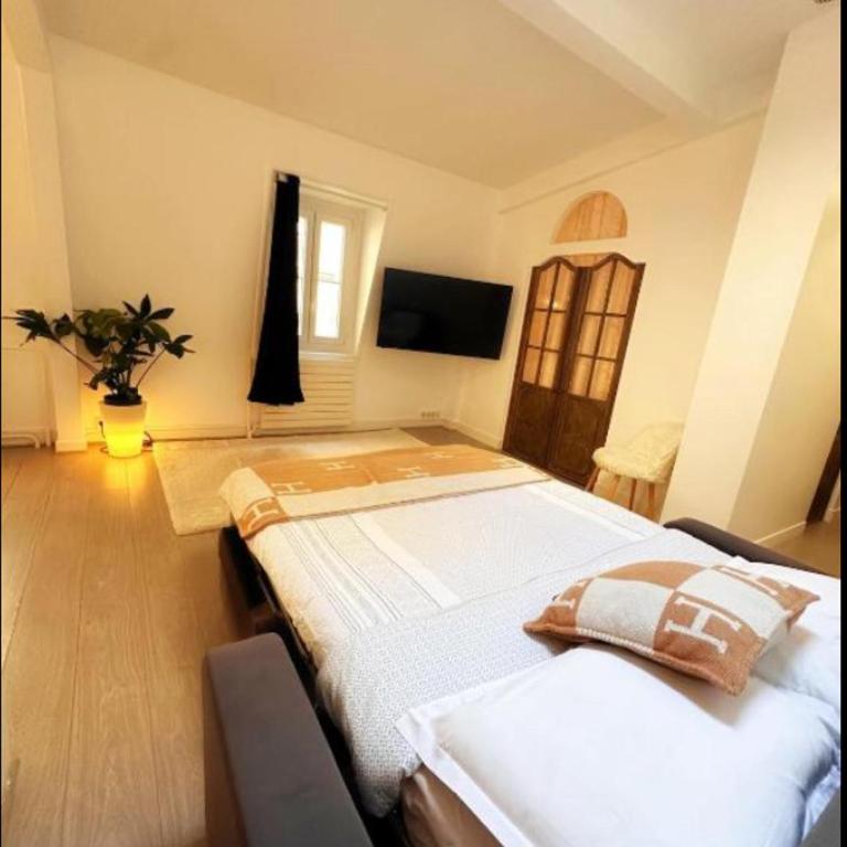 Champs-Élysées Montaigne luxe - One-Bedroom Apartment - 9