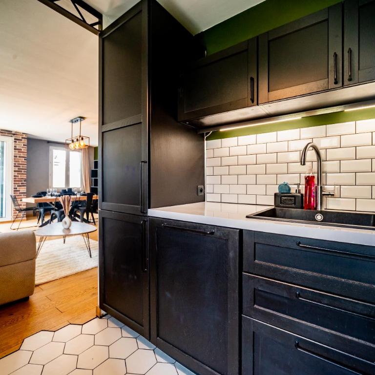 L'Industriel - Proche Hôpital - Parking - Balcon - Two-Bedroom Apartment - 10
