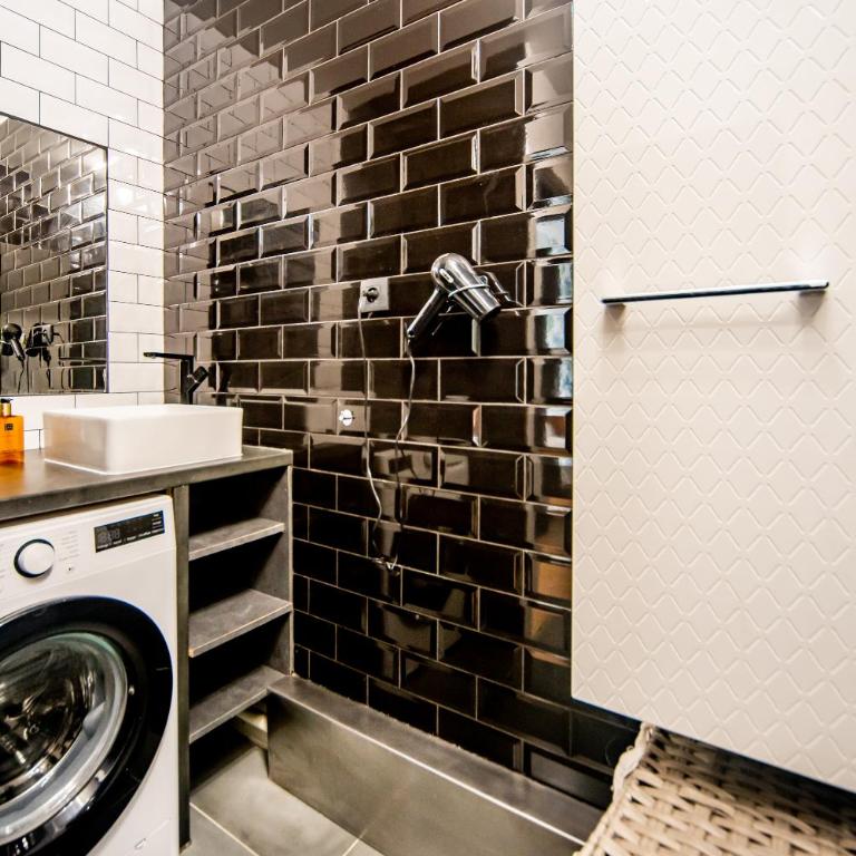 L'Industriel - Proche Hôpital - Parking - Balcon - Two-Bedroom Apartment - 6