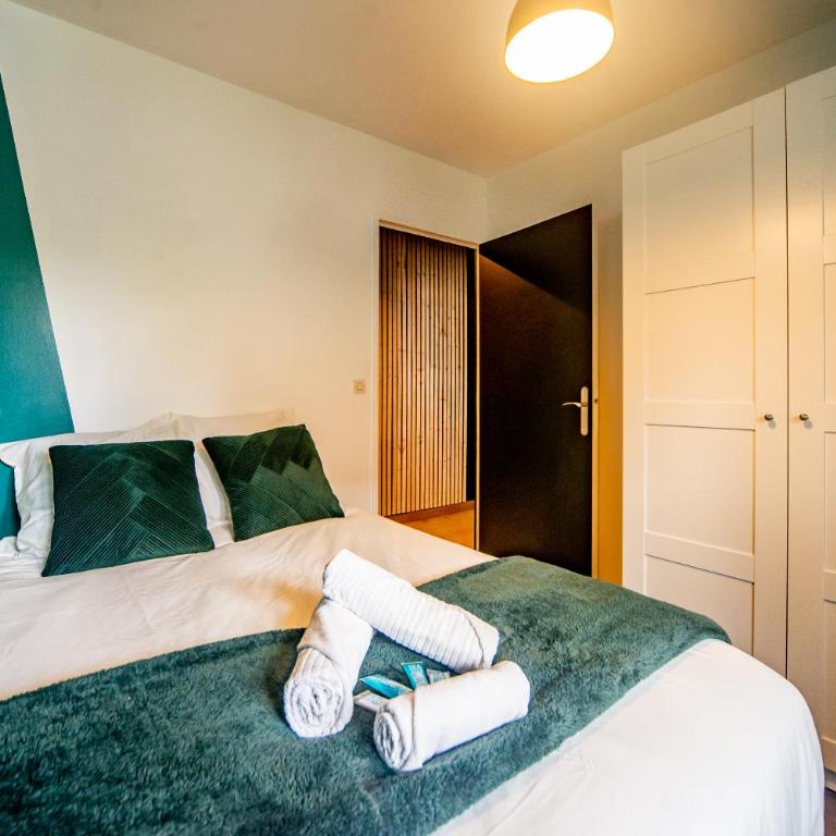 L'Industriel - Proche Hôpital - Parking - Balcon - Two-Bedroom Apartment - 3