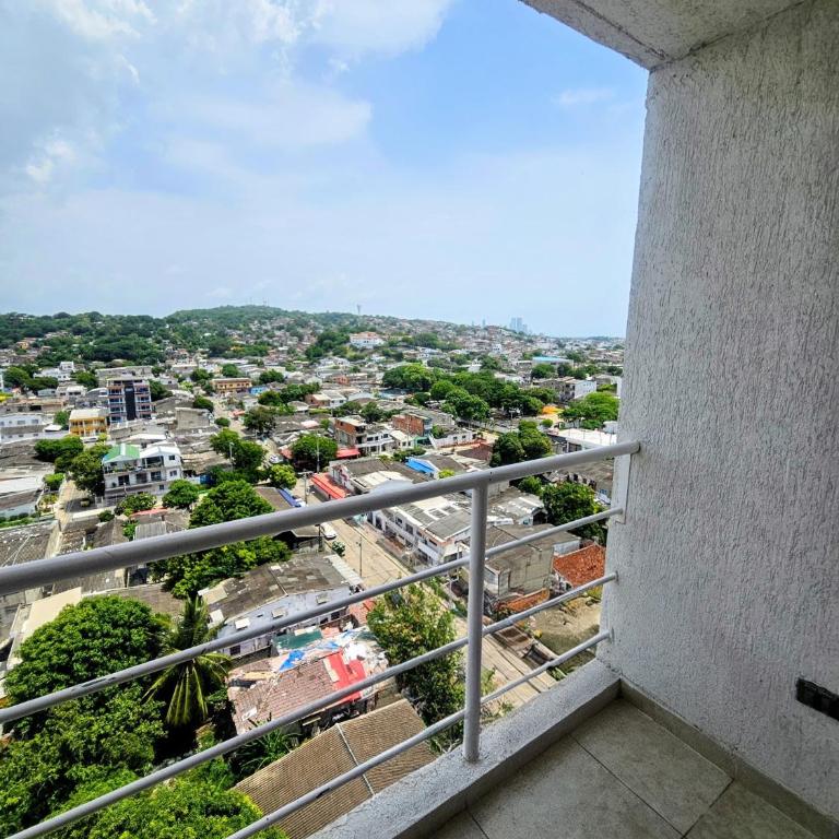 Apartamento Moderno 2H cerca Aeropuerto, Playas y Centro Historico - Three-Bedroom Apartment - 24