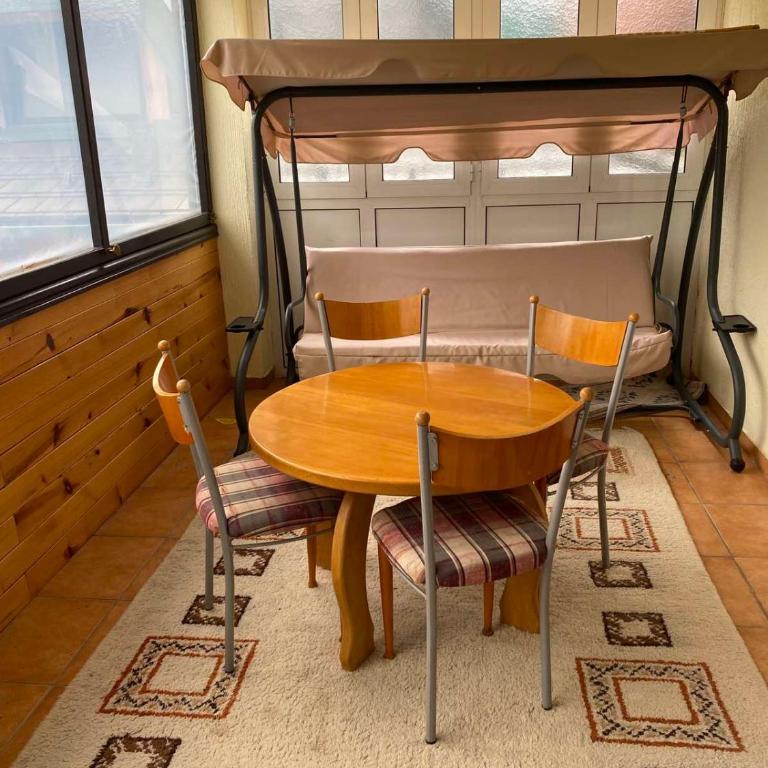 Pine Heaven - Cozy 2 Bedroom apartment - Nature View 15m2 Balcony - Two-Bedroom Apartment - 15
