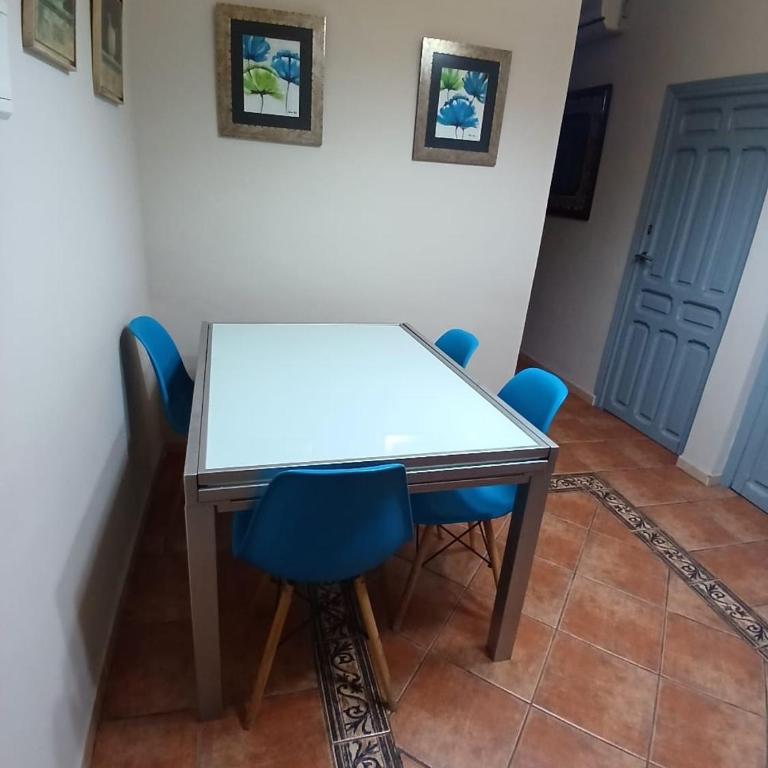 Budget and lovely rooms Macarena B - Standard Twin Room - 2