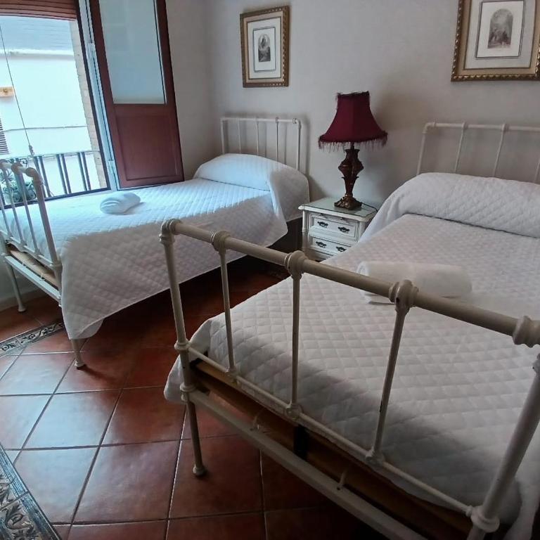 Budget and lovely rooms Macarena B - Standard Twin Room - 6