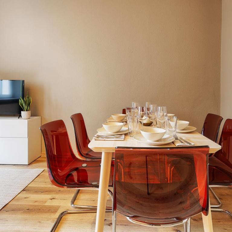 homie stay schiestlstraße - Moderne Altbauapartments, Nahe Stadtzentrum & Weinberge - Apartment im EG mit zwei Schlafzimmern, einem Wohnzimmer und zwei Garagen - 14