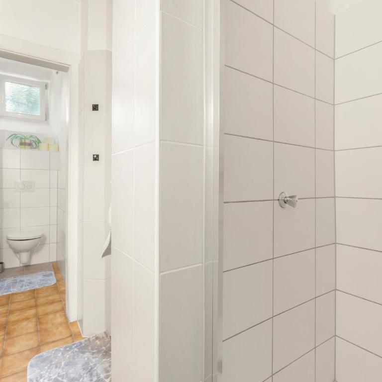 Komfortable Gartenwohnung im Villenviertel 2 Schlafzimmer mit Terrasse - Apartment mit 2 Schlafzimmern - 8