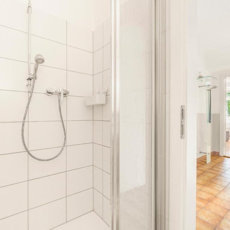 Komfortable Gartenwohnung im Villenviertel 2 Schlafzimmer mit Terrasse - Apartment mit 2 Schlafzimmern - 10