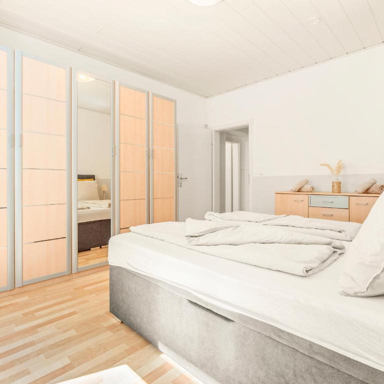 Komfortable Gartenwohnung im Villenviertel 2 Schlafzimmer mit Terrasse - Apartment mit 2 Schlafzimmern - 19