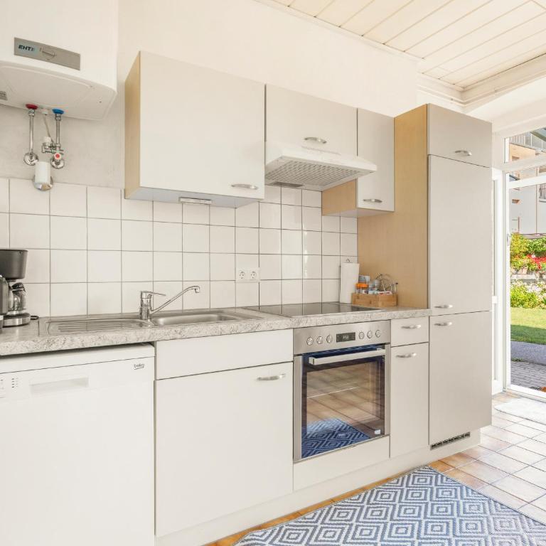 Komfortable Gartenwohnung im Villenviertel 2 Schlafzimmer mit Terrasse - Apartment mit 2 Schlafzimmern - 24