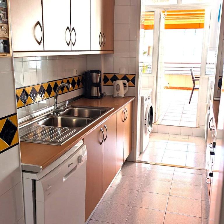 Central Benalmádena, pool & terraces - Apartamento - 13