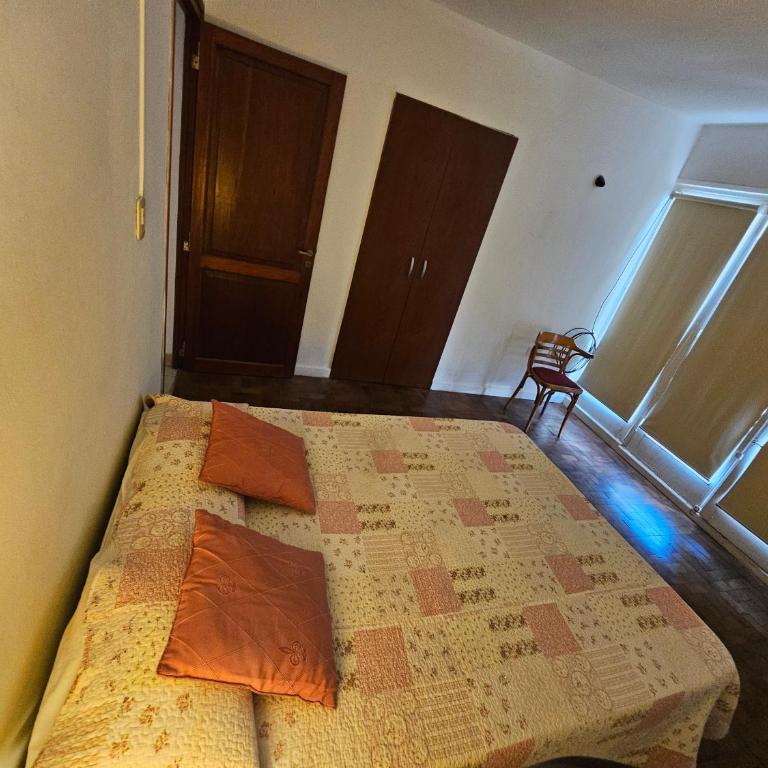 Depto céntrico con terraza - Apartamento de 2 dormitorios - 7