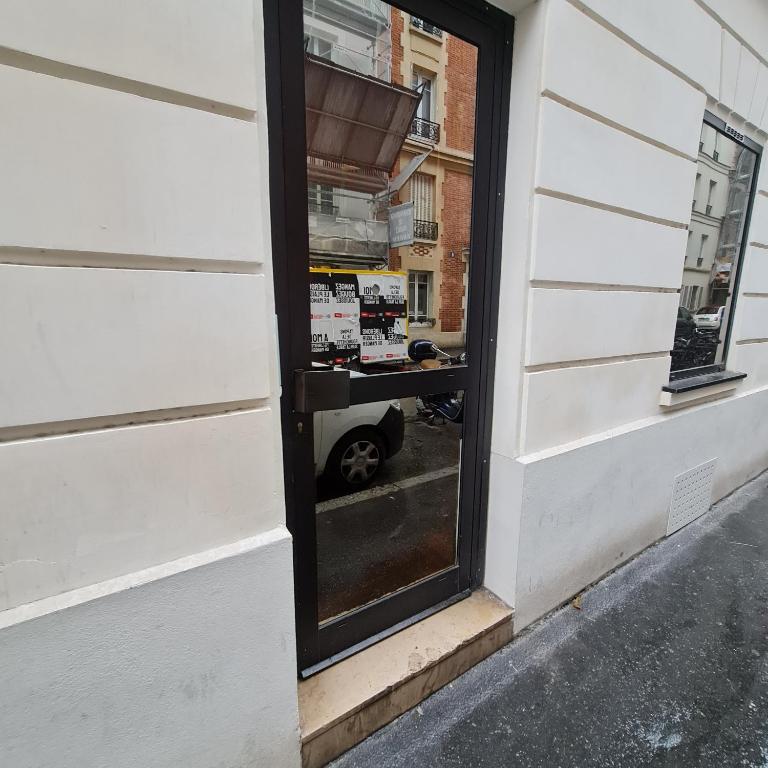 Quiet apartment, lively area,next to Eiffel Tower. - Appartement - Rez-de-Chaussée - 7