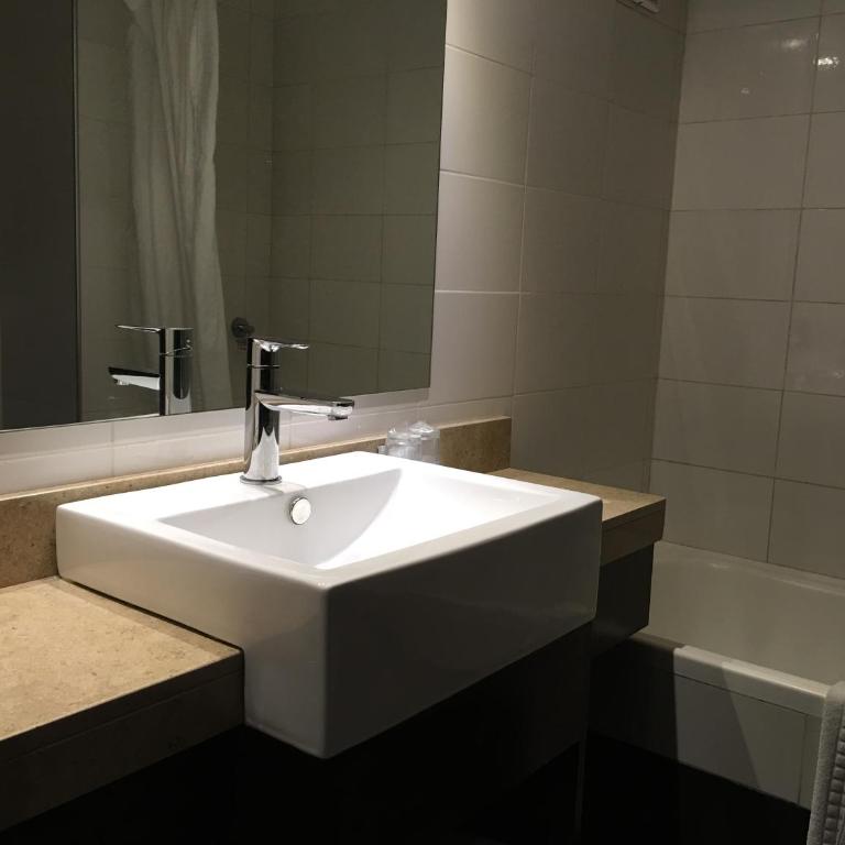 Crystal Tower - Superior Double or Twin Room - 8