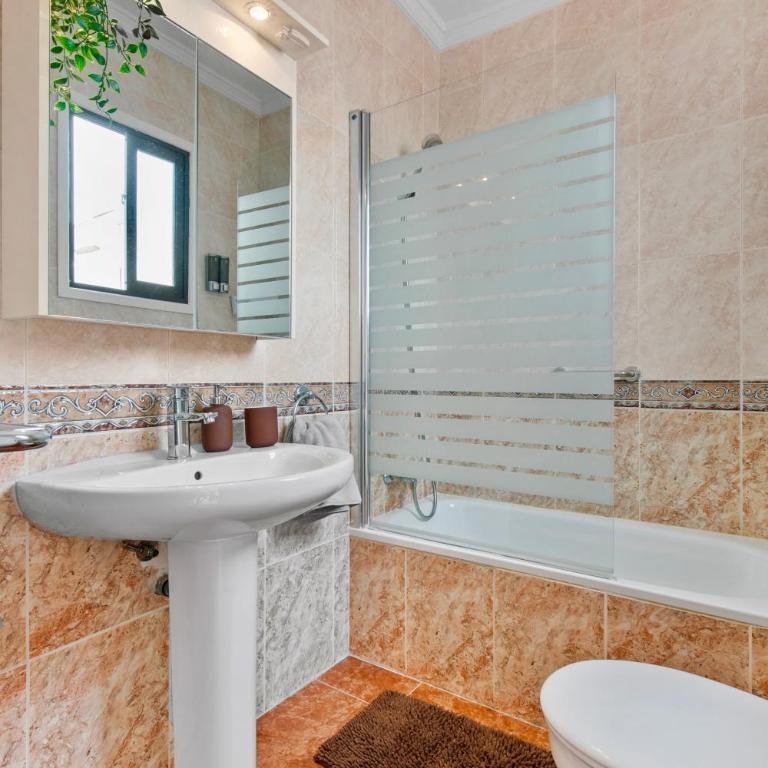 Cosy Andalusian Home with Roof Terrace in Town Centre - Casa de 2 dormitorios - 53