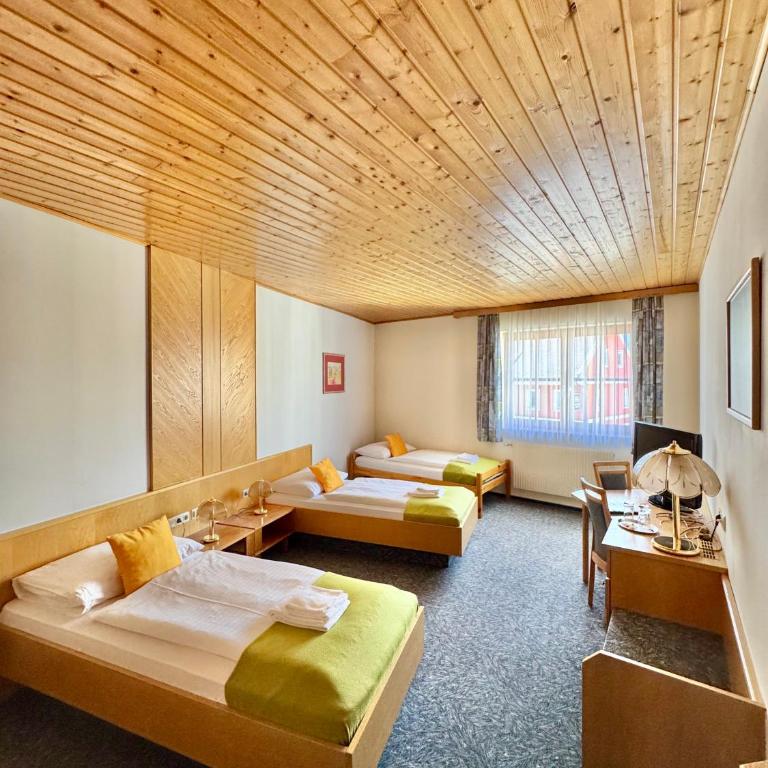 Hotel die Traube - Superior Dreibettzimmer - 4